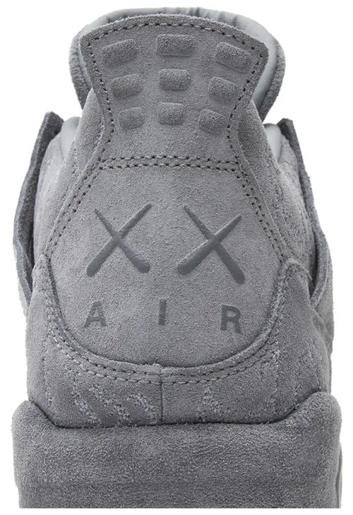 JORDAN 4 x KAWS