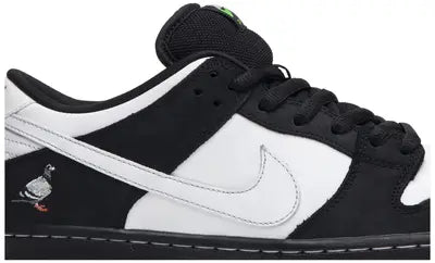 NIKE SB DUNK x STAPLE PANDA PIGEON