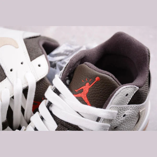 JUMPMAN JACK TR x TRAVIS SCOTT SAIL